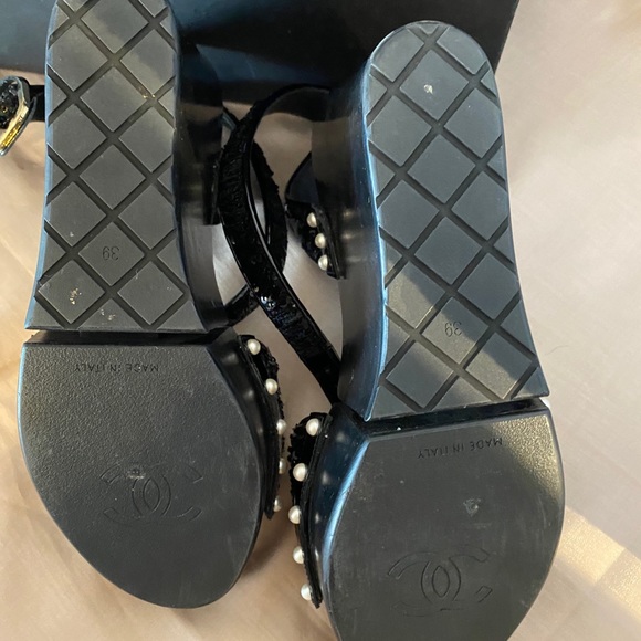 Chanel brand new in box flower wedges - Picture 4 of 4